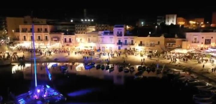 Апартаменты L'Ancora Бишелье Экстерьер фото